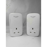 Б/В Комплект гігабітних адаптерів TP-Link Powerline AV1300 з розеткою (TL-PA8030P KIT)